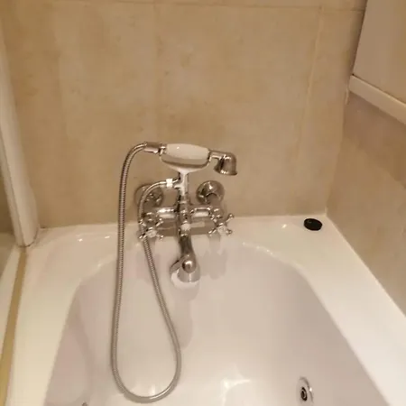 Quattro Sea View Beachfront Ap 6 Apartment *