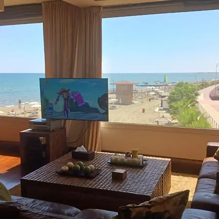 Quattro Sea View Beachfront Ap 6 Apartment *