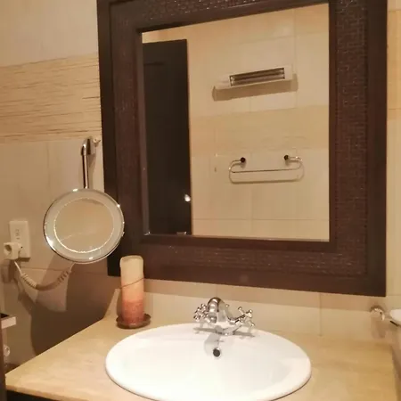 Quattro Sea View Beachfront Ap 6