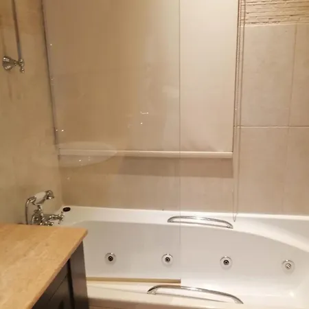 Quattro Sea View Beachfront Ap 6 Larnaca